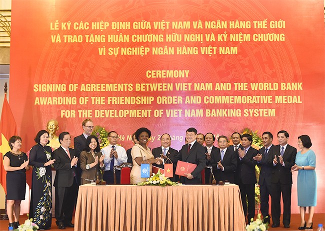 Нгуен Суан Фук присутствовал на церемонии вручения ордена Дружбы вице-президенту ВБ - ảnh 1
